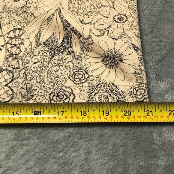 Melrose Petites Beige with Floral Outline Patterns Skirt Size 10 - Picture 6 of 6